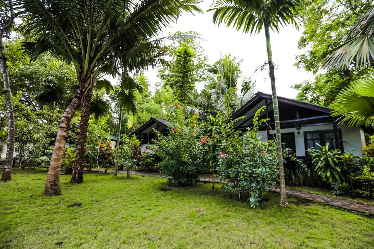 The Village Bunaken Exterior foto